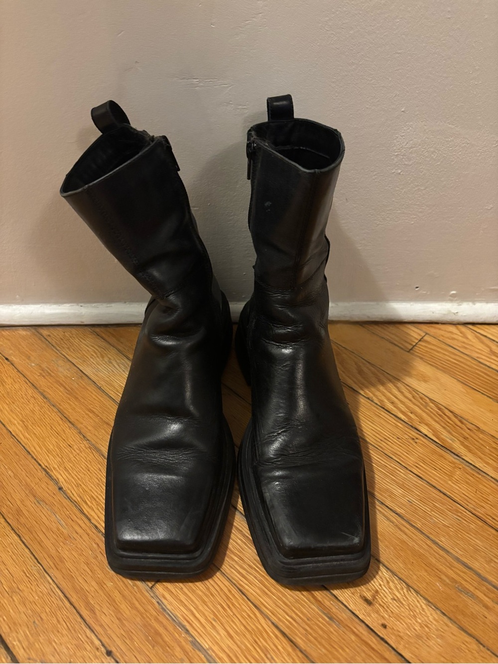 Woman’s Vagabond Eyra Black Leather Square-Toe Boots Size 41